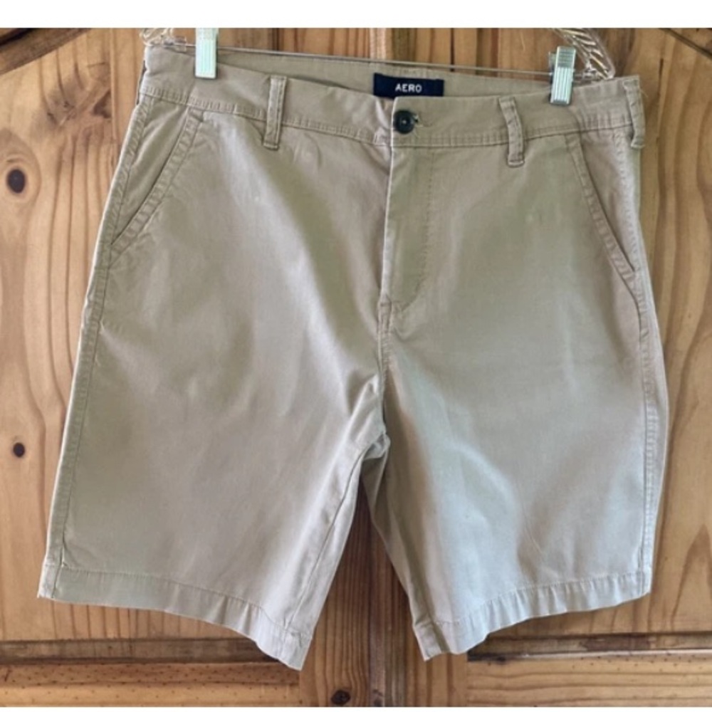 Men's Aero light tan khaki chino Bermuda shorts size 33